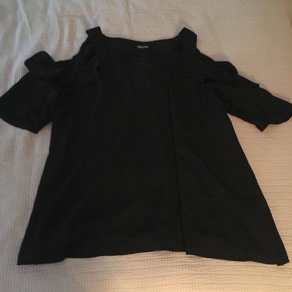 (2 for $20)Black cold shoulder City Chic dress/top - Picture 6 of 6